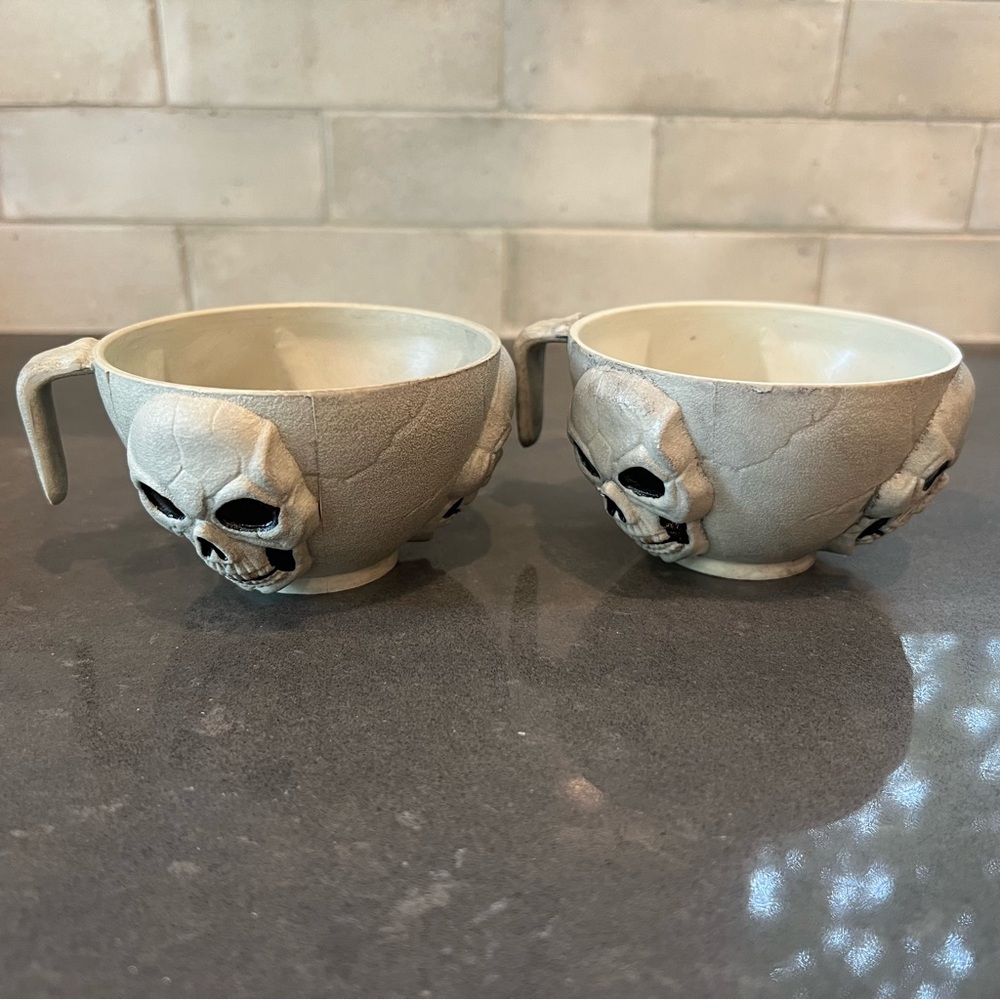 2 Skull Cups - Picture 2 of 10